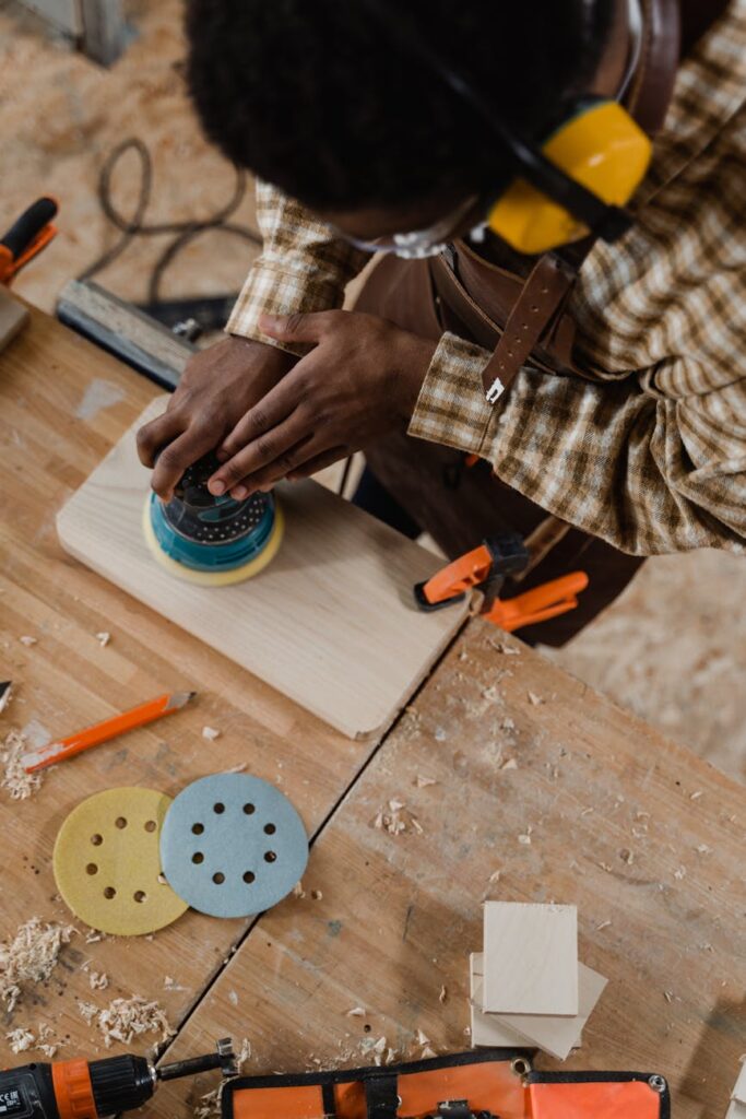 Ulepsz swoje szlifowanie dzięki kombinowanej szlifierce taśmowo-tarczowej