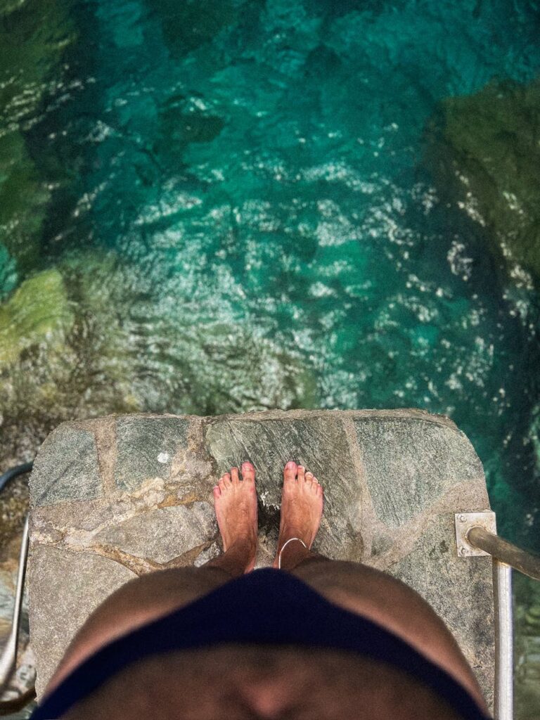 Frezarka z podstawą stałą czy zanurzeniową - którą wybrać?