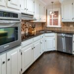 5 Options for Sprucing Up Kitchen Cabinets